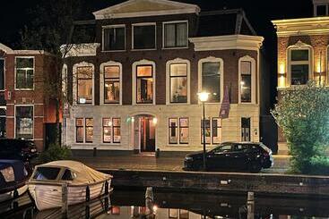 Aamiaismajoitus (B&B) Stadslogement Westersingel