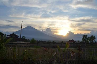 ペンション The Bbq Guest House