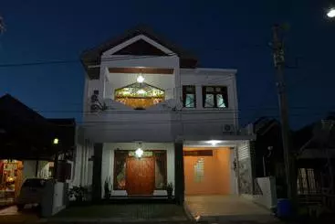 پانسیون Surya Darma Homestay
