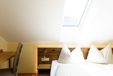 פנסיון Die Metzgerstubn