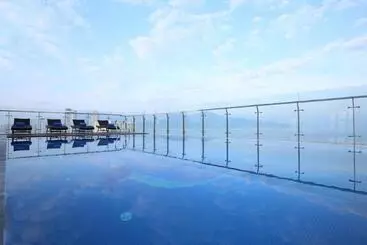 Sunny Ocean Hotel & Spa
