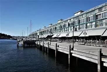 Turistihuoneistot Waterfront Apt. On Sydney Harbour H390