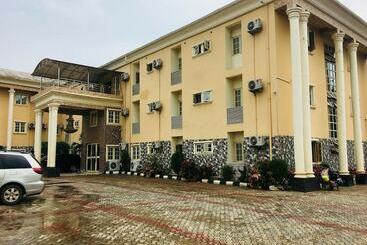 Feligold Royal Hotel Benin