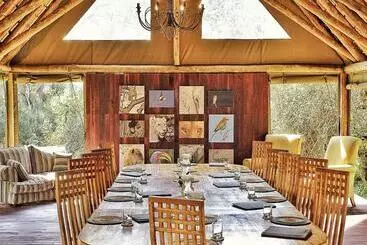ホテル Kambaku Safari Lodge