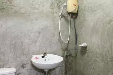 Hotelli Roomquest Amphawa Vaylasamran