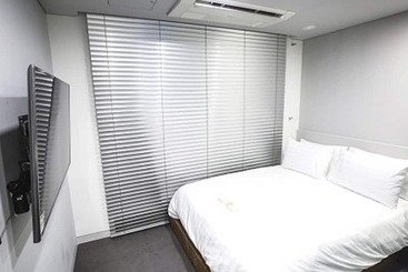 Hotel Jerry S Planet