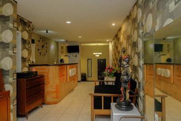 Hotel Omah Gajayana Syariah By Oyo Rooms