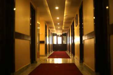 هتل Yellow Pagoda