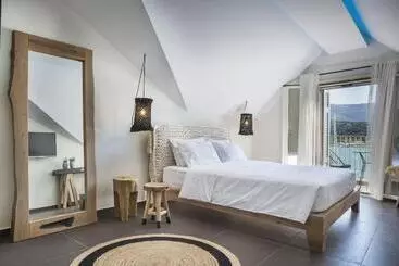 مسافرخانه Argostoli Marina Suites