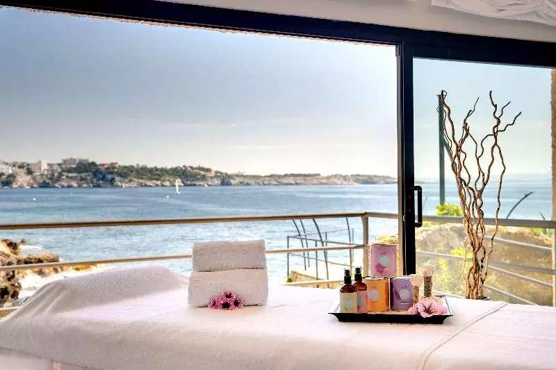 ホテル Barcelo Illetas Albatros Adults Only