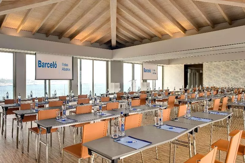 ホテル Barcelo Illetas Albatros Adults Only