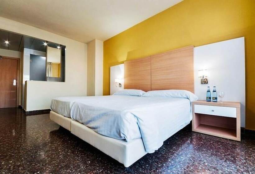 בית מלון כפרי Fontana Plaza