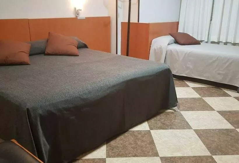 Отель Juan Carlos