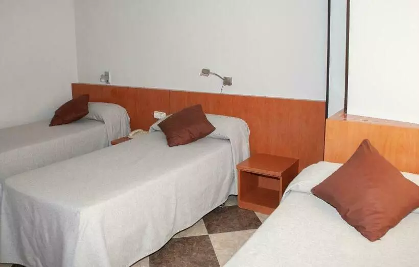 Отель Juan Carlos