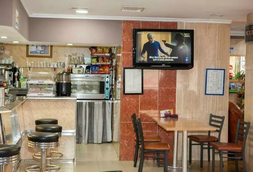 Отель Juan Carlos