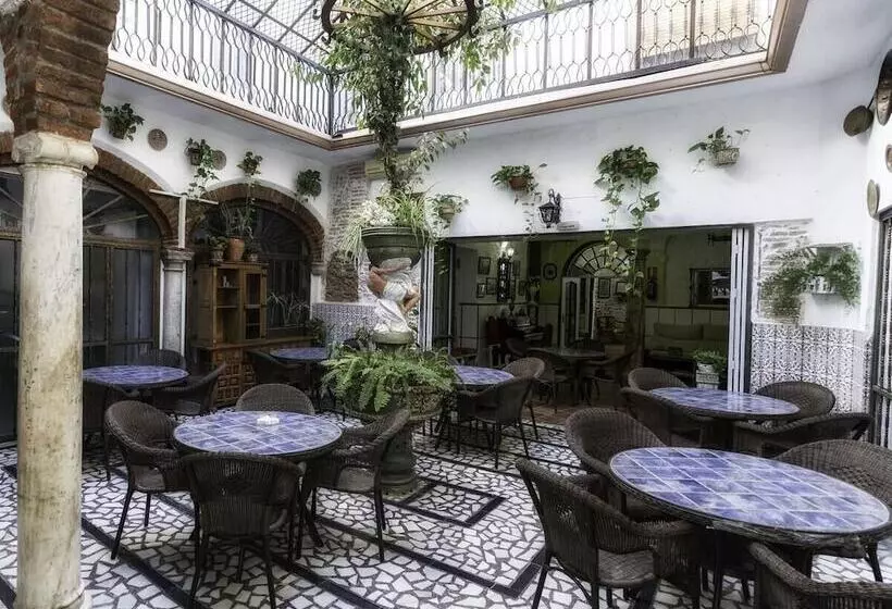 Hotel Las Palmeras By Vivere Stays