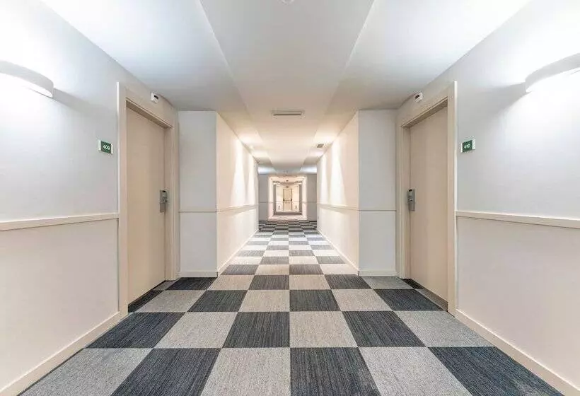 Отель Port Alicante City & Beach