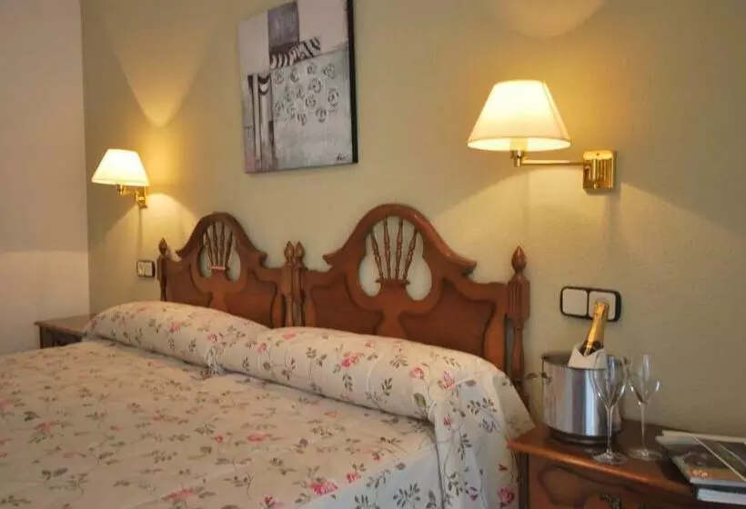 فندق Principado De Europa