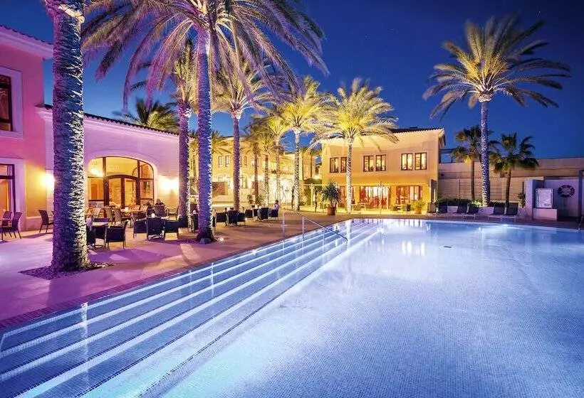 ホテル Robinson Cala Serena