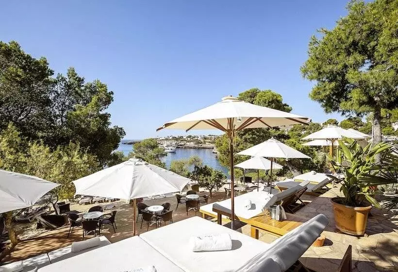 ホテル Robinson Cala Serena