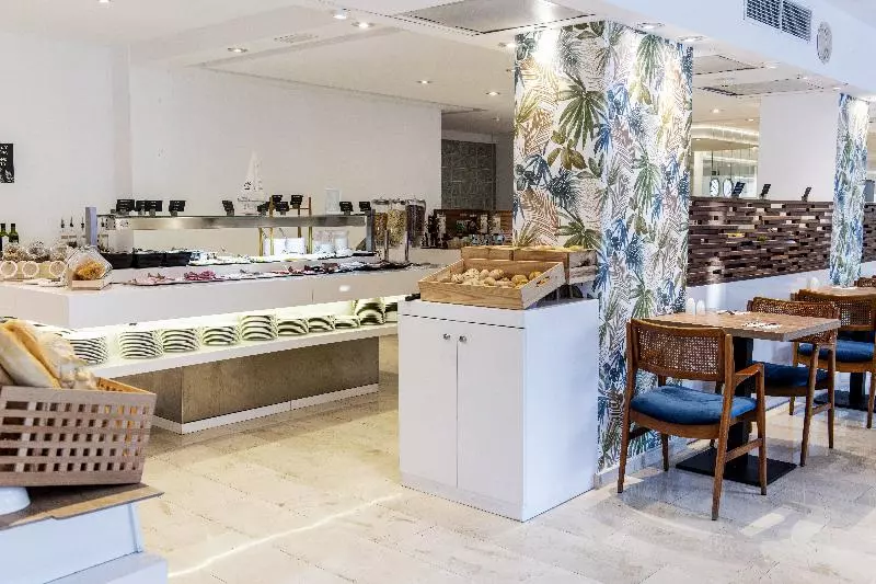 בית מלון כפרי Roc Illetas & Spa