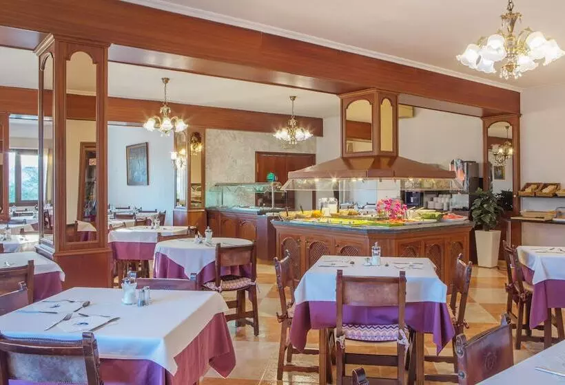 Отель Ses Puntetes