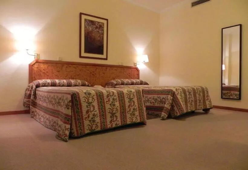 ホテル Toros De Guisando