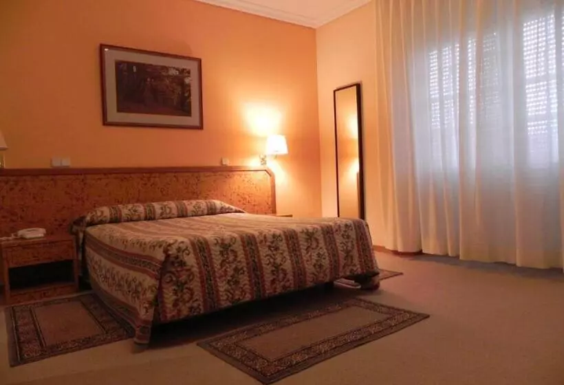 ホテル Toros De Guisando