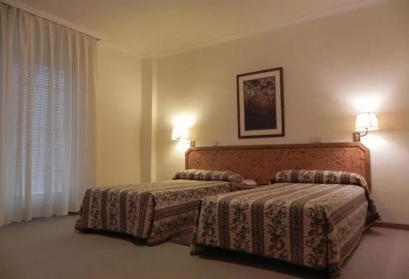 ホテル Toros De Guisando