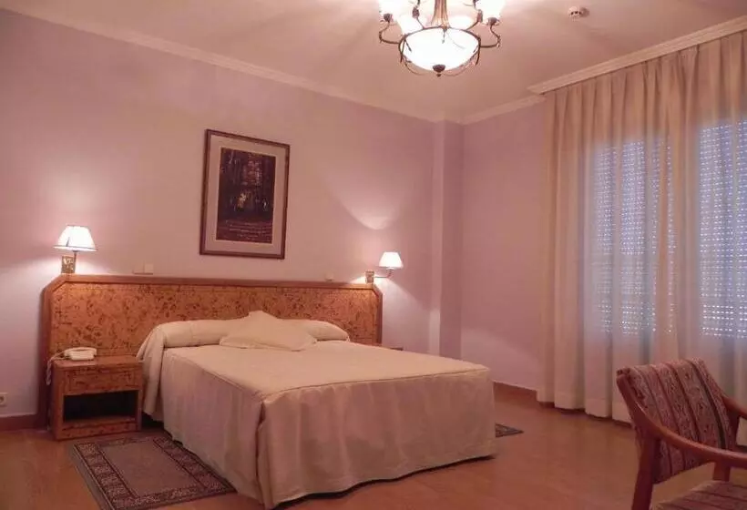 ホテル Toros De Guisando