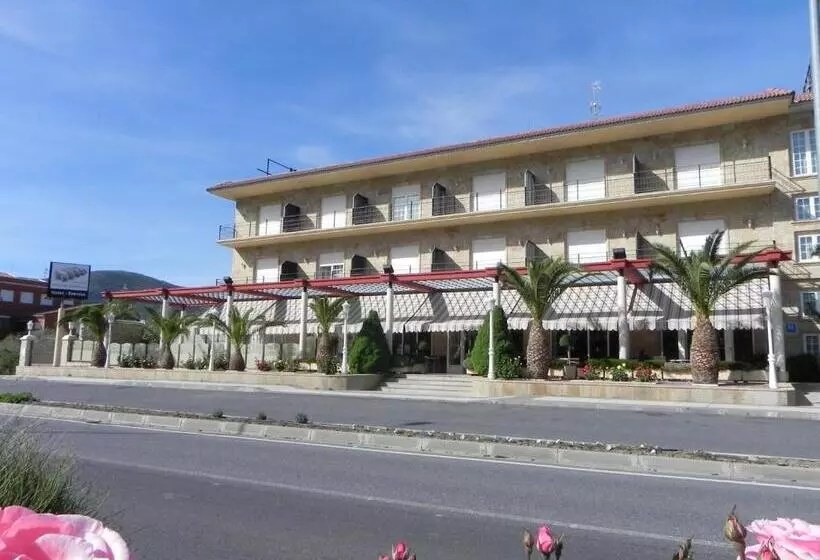 ホテル Toros De Guisando