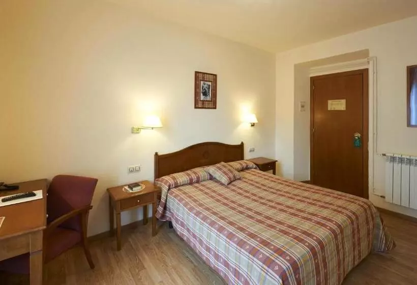 ホテル Abat Cisneros Montserrat