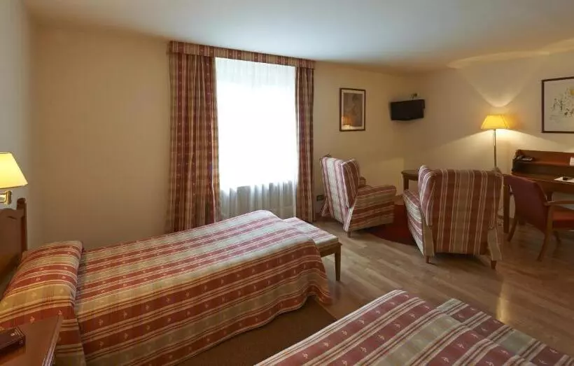 ホテル Abat Cisneros Montserrat