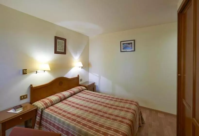 ホテル Abat Cisneros Montserrat