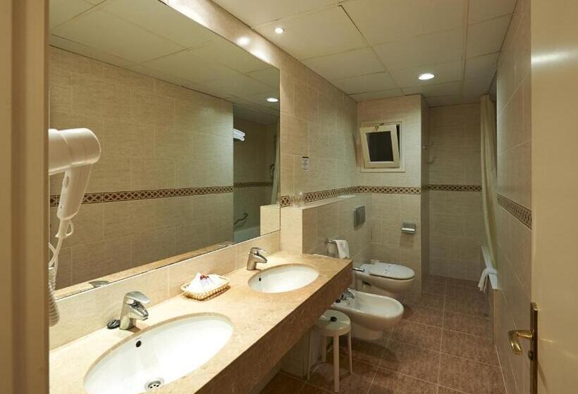 ホテル Abat Cisneros Montserrat