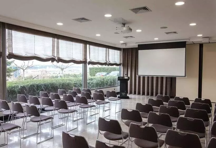 Отель Augusta Barcelona Valles