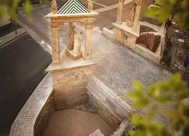 Отель Avenida Plaza