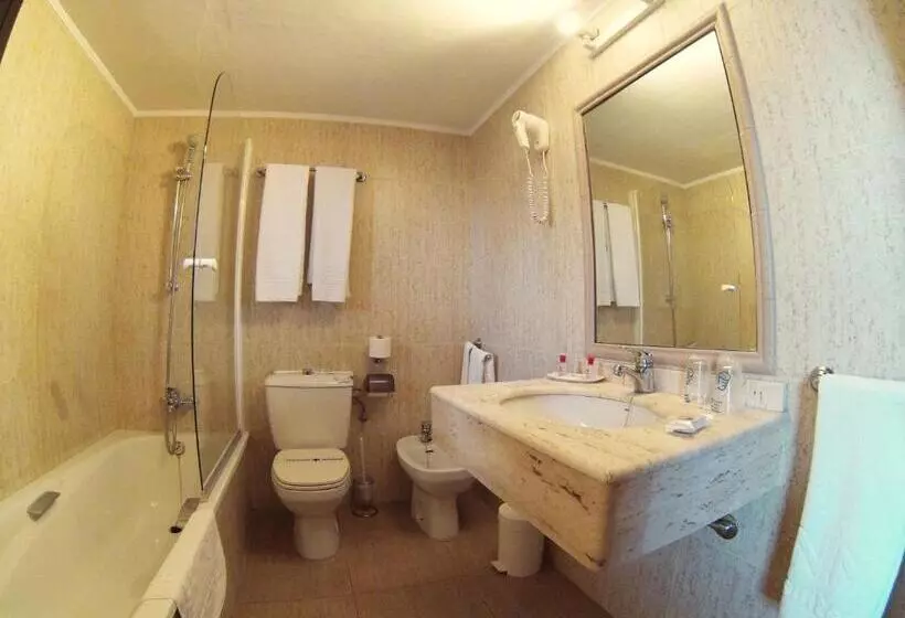 Отель Avenida Plaza