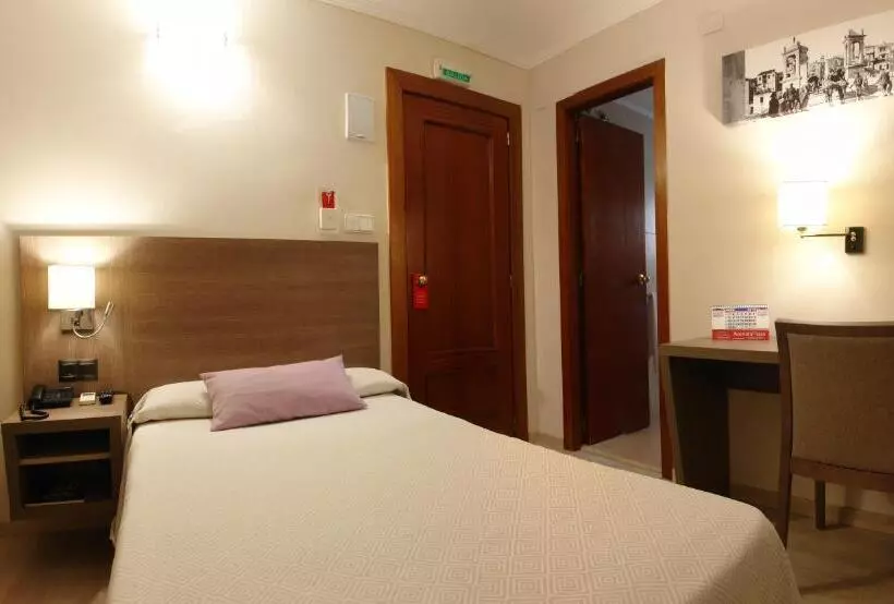 Отель Avenida Plaza