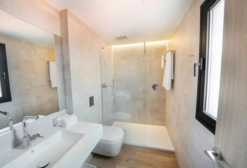 Отель Caledonian