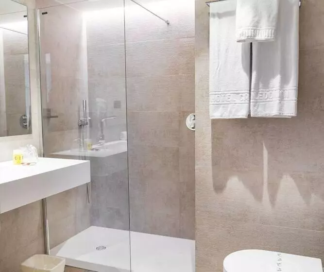 Отель Caledonian