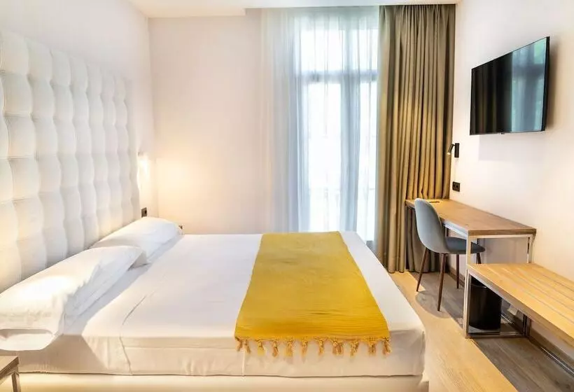 Отель Caledonian