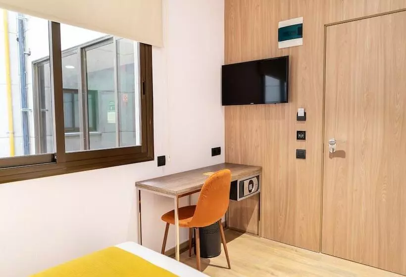 Отель Caledonian