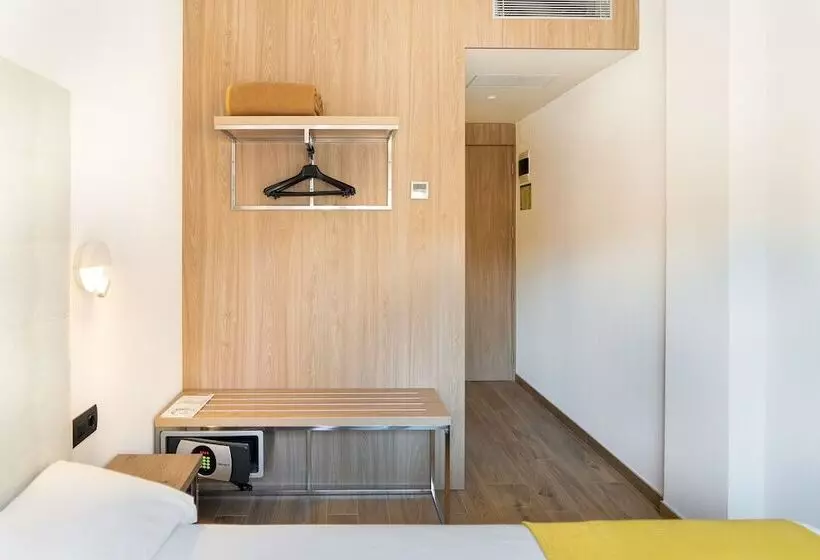 Отель Caledonian