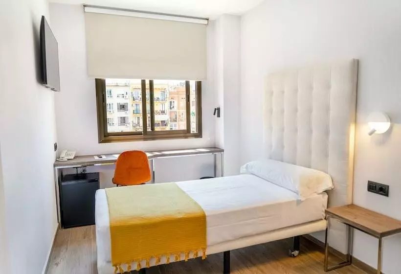 Отель Caledonian