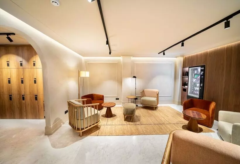 Отель Caledonian