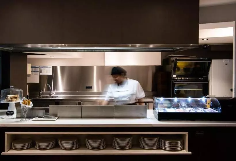 Отель Catalonia Atenas