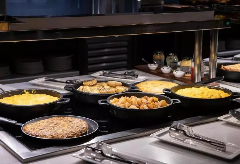 Отель Catalonia Atenas