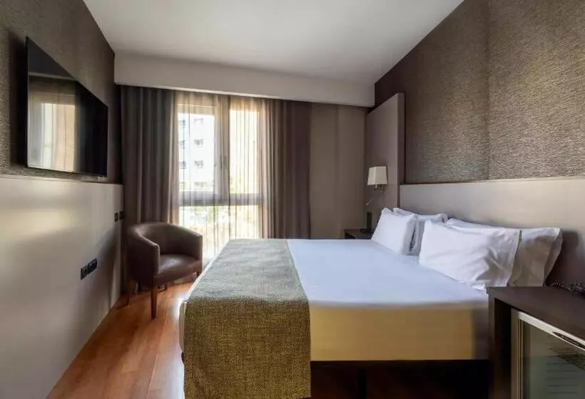 Отель Catalonia Atenas