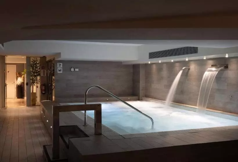 Отель Catalonia Atenas